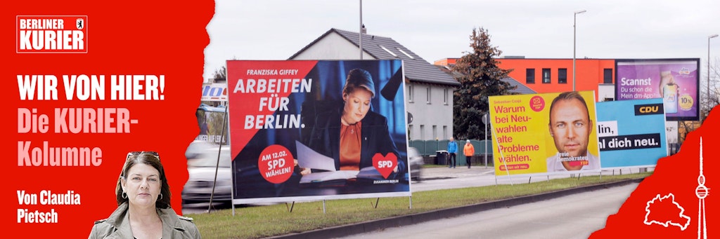 Zur Wiederholungswahl in Berlin wird die Stadt erneut mit Plakaten der Parteien zugepflastert - sie hängen an Straßenlaternen oder stehen - als noch größere Exemplare - auf den Mittelstreifen von großen Straßen oder Plätzen. 