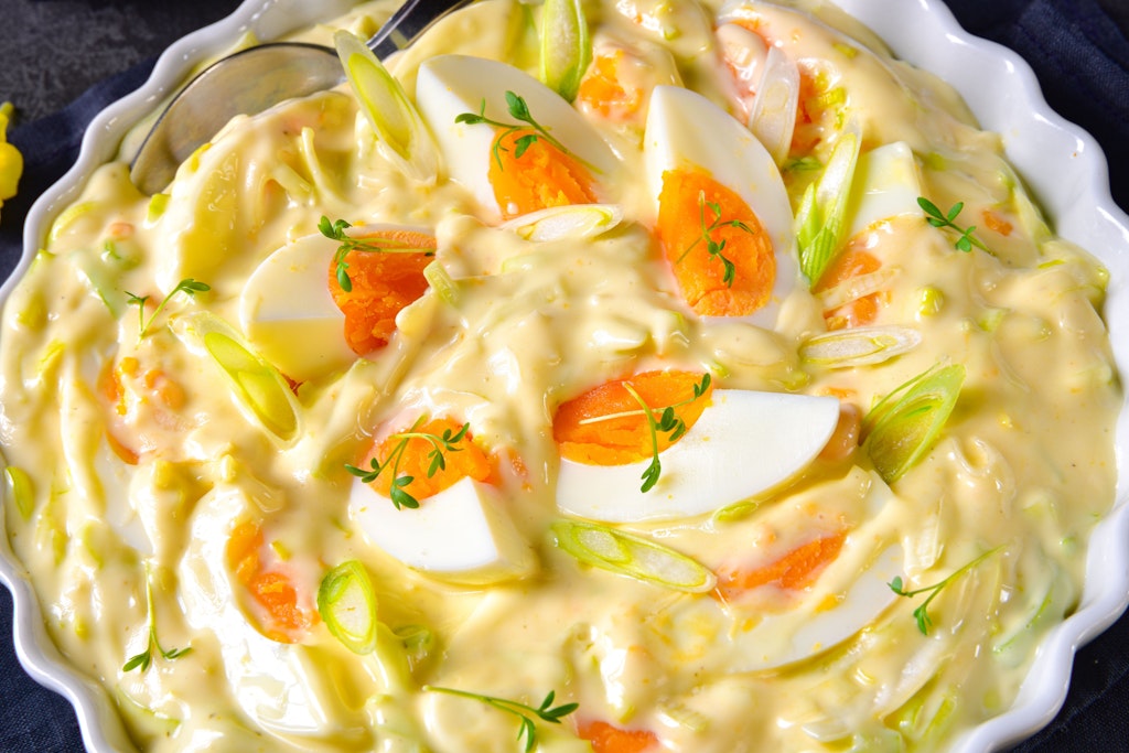 Hübsch angerichtet ist der 7-Tassen-Salat ein echter Hingucker!