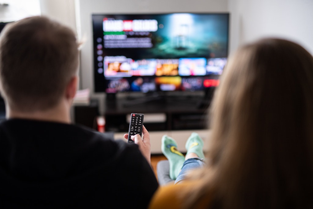 TV-Zuschauer müssen für TV-Dienste tiefer in die Tasche greifen.