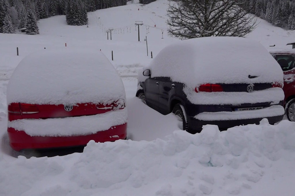 Schneeschippen und Eiskratzen: Der Winter kommt zurück.
