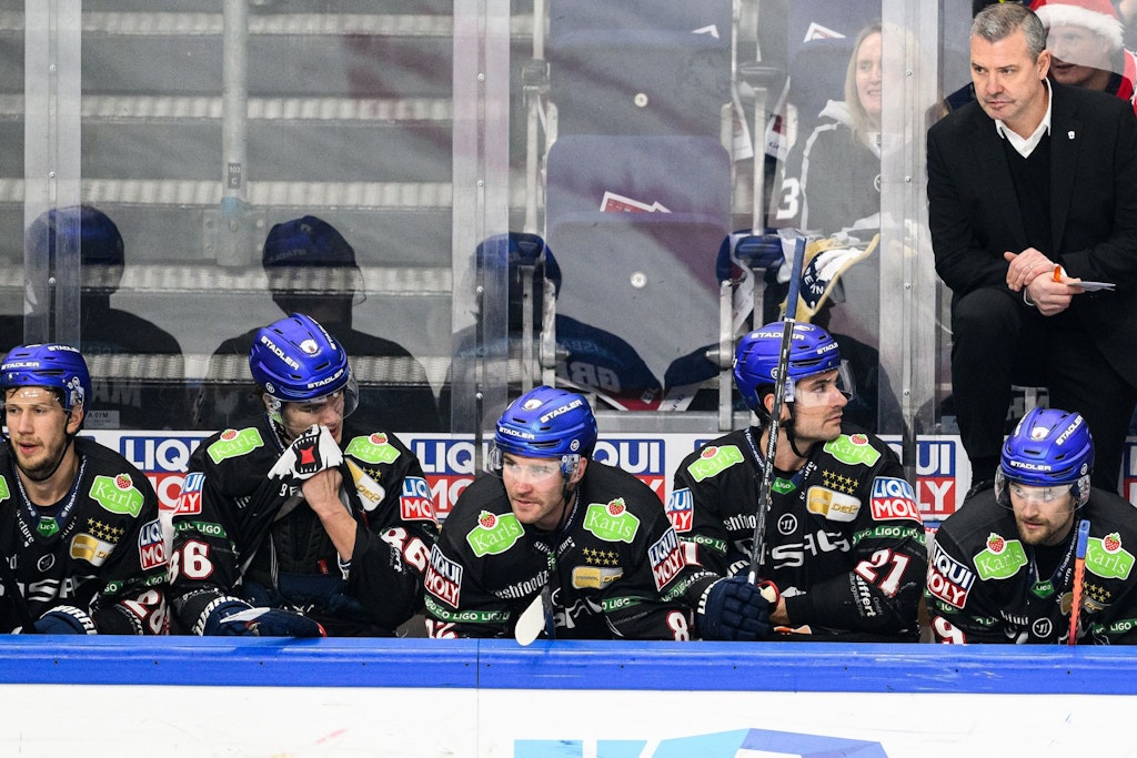Zuletzt schafften Serge Aubin und seine Eisbären Anfang Oktober zwei Siege am Stück, am Freitag sollte dieses „Kunststück“ endlich wieder mal gelingen, um das Abstiegs-Gespenst vorerst zu verjagen. 