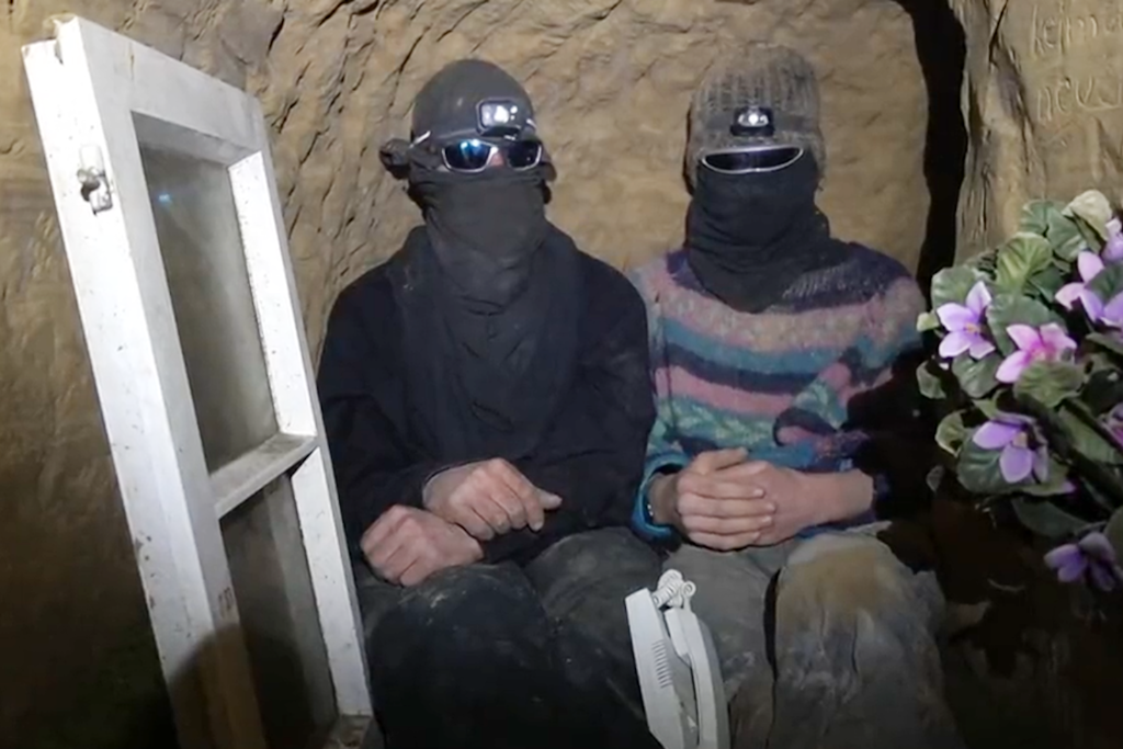 Die beiden Tunnel-Aktivisten «Pinky» und «Brain» harren trotz der Räumung von Lützerath aus.