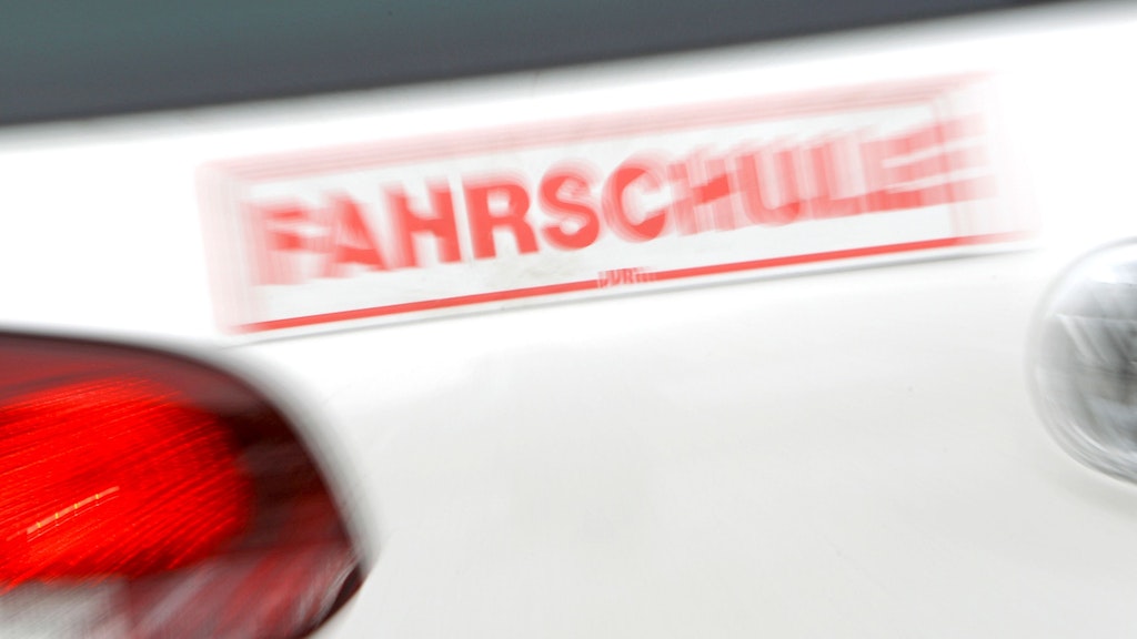 Auch in den Fahrschulen soll sich bei den Prüfungen einiges ändern.