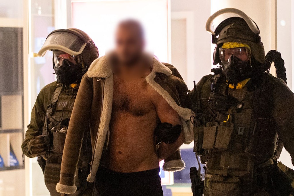 Festnahme des verdächtigen 32-Jährigen während der Razzia Anfang Januar (Archivbild)