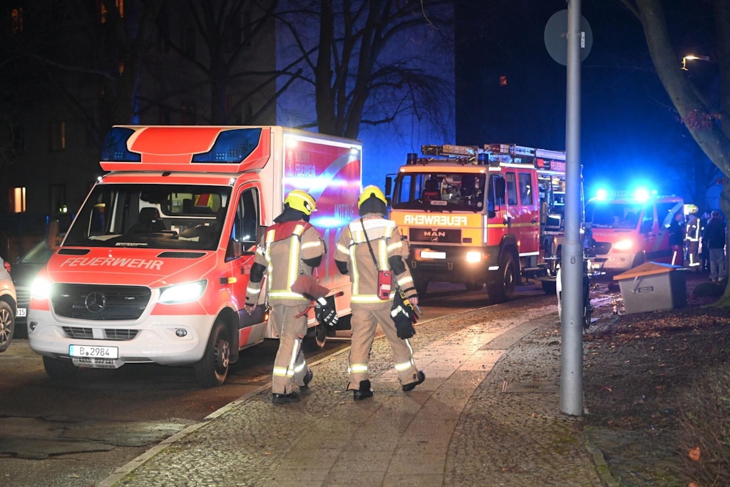 Bei einem Wohnungsbrand in Britz ist ein kleines Kind gestorben.
