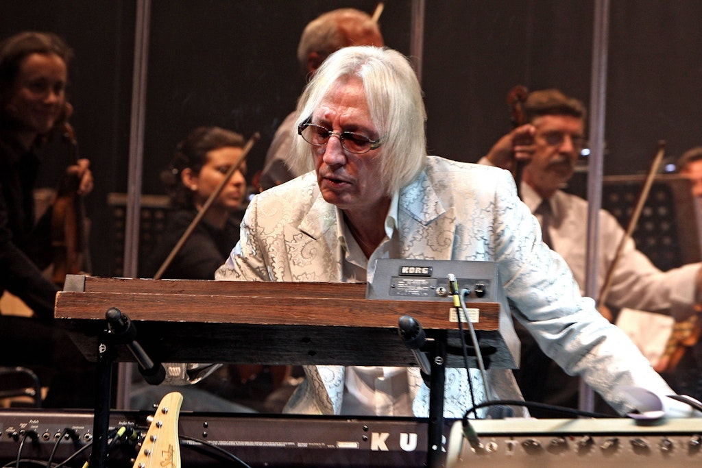 Karat-Keyboarder Ulrich Ed Swillms: Hier spielt er bei einem Auftritt der Band bei einem Ost-Rock-Klassik-Konzert in Leipzig (2009).