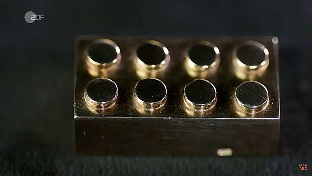 Der Legostein ist aus purem Gold und sehr, sehr selten – das macht ihn zu einem idealen Stück für Bares für Rares.