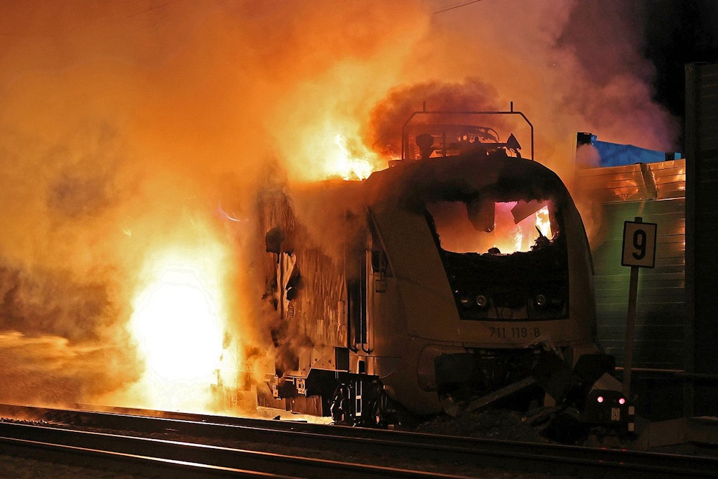 Die Geister-Lokomotive raste auf den Bahnhof Freilassing zu.