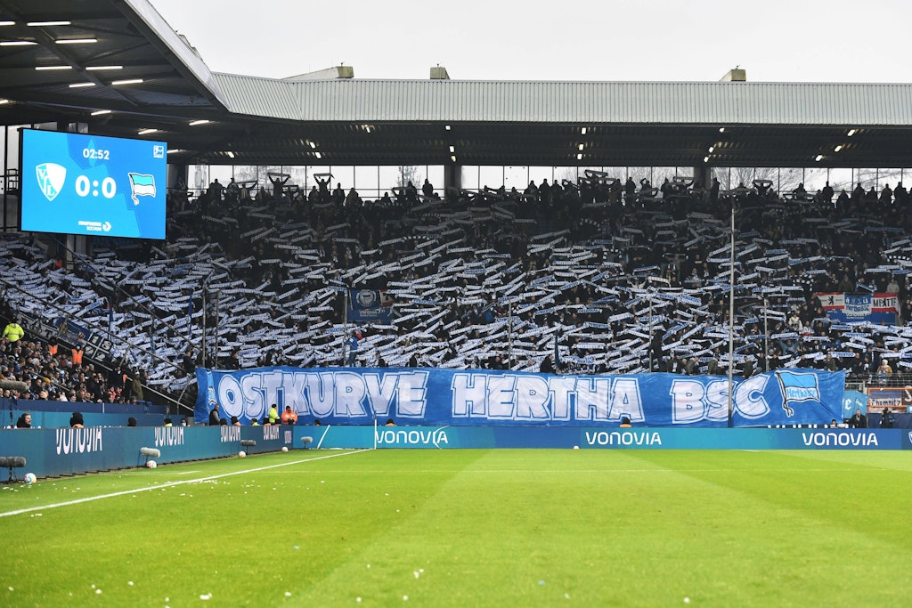 Die Hertha-Fans machten kurzerhand eine SB-Kasse auf.