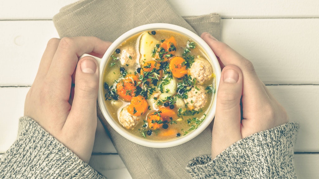 Leckere Gemüsesuppe mit Hackbällchen: Das Rezept ist ein echter Knaller für die ganze Familie.