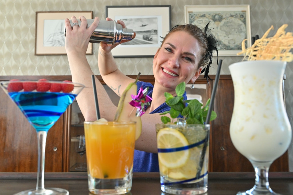 Petershagen/Eggersdorf: Katie Gollbach, gebürtige Amerikanerin aus Chicago, ist mit ihrem mobilen Cocktailservice „Chicago Underground“ unterwegs.