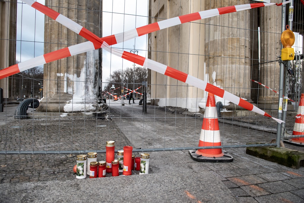 Das Brandenburger Tor in Berlin ist nach dem Todescrash weiterhin gesperrt.