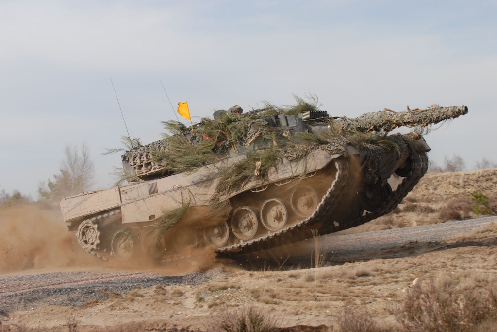 Ein Panzer des Typs Leopard 2. Sie sollen nun in die Ukraine geliefert werden.