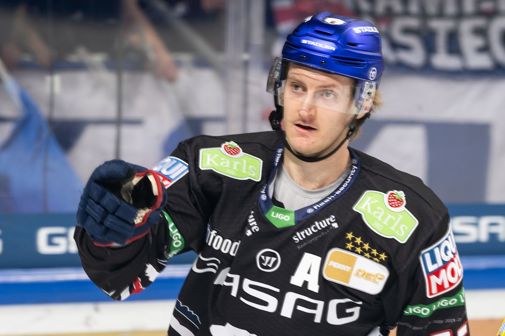 Fehlte den Eisbären Berlin wegen einer Knöchelverletzung fast sechs Wochen: Stürmer Manuel Wiederer.