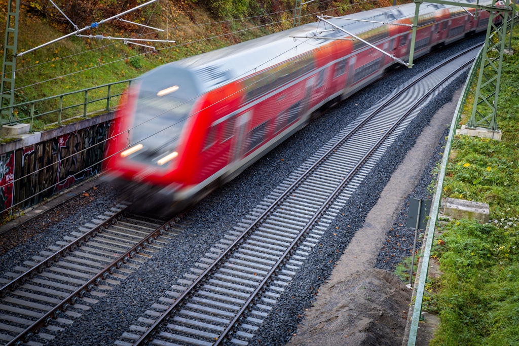  Nahverkehrszug (Symbolbild)