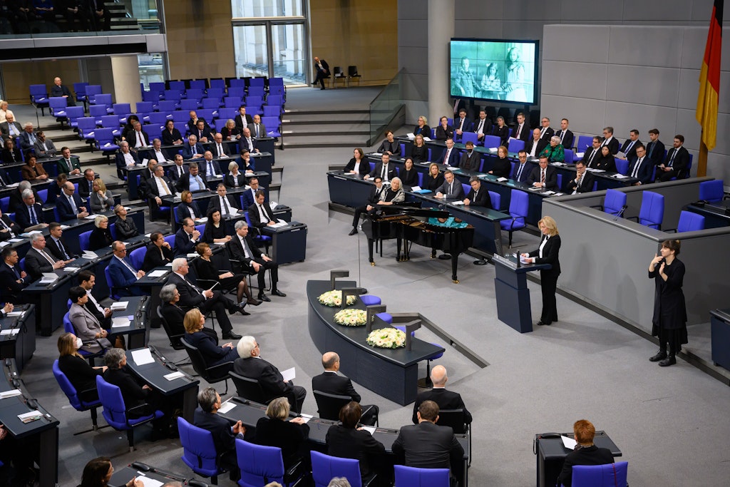 Große Teile der AfD-Fraktion (links oben im Bild) im Bundestag schwänzten das Holocaust-Gedenken.