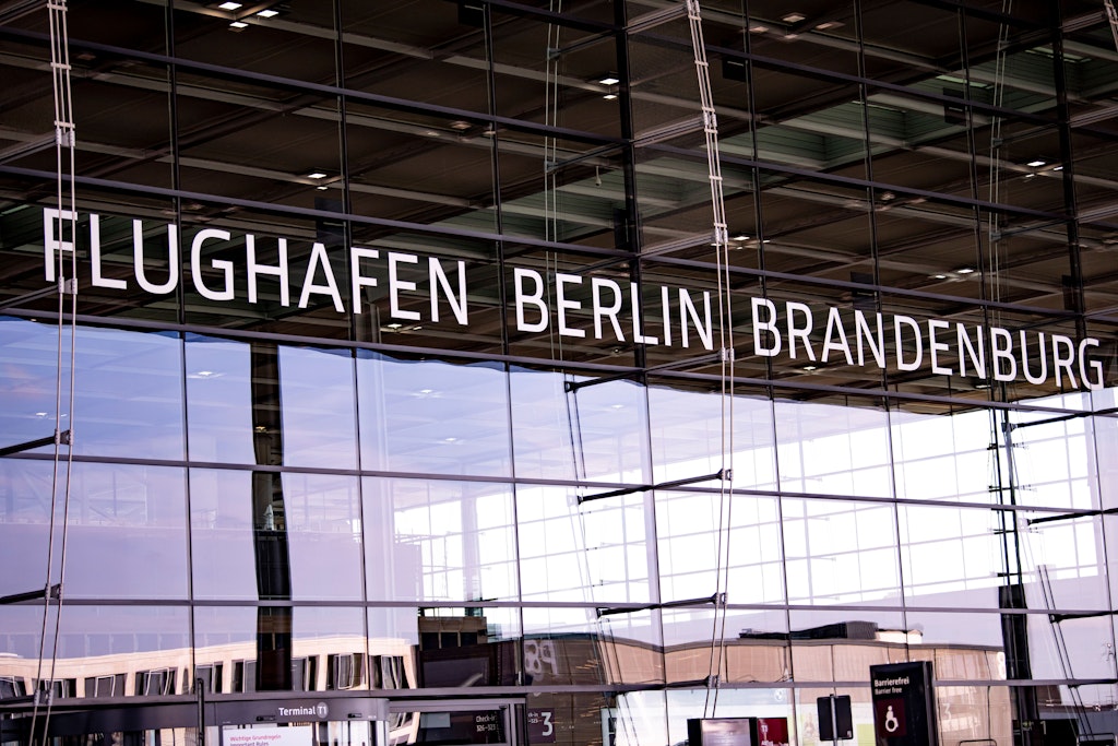 Haupthalle des Flughafens Berlin Brandenburg (BER). 