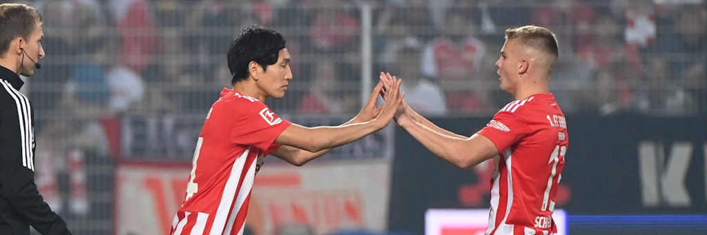 Nur den Ersatzmann für Andras Schäfer zu geben, ist für Genki Haraguchi (l.) nicht genug. Er möchte mehr spielen. Und der VfB Stuttgart wirbt um ihn.