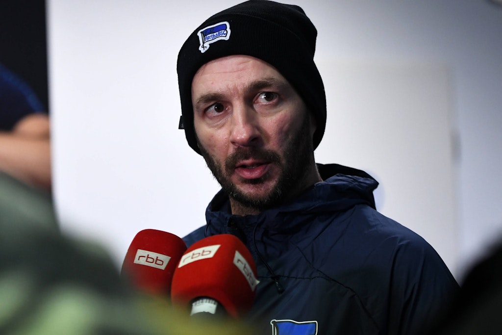 Hertha-Trainer Sandro Schwarz in seiner ersten Medienrunde nach dem Rauswurf von Manager Fredi Bobic. 
