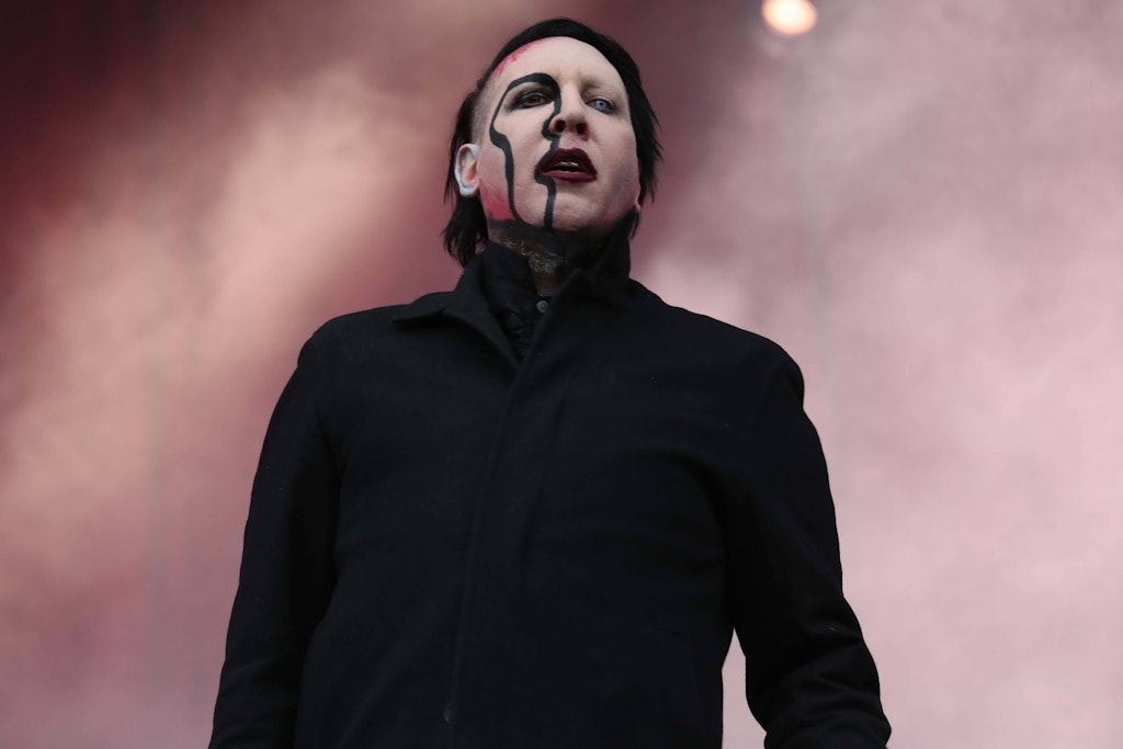 Nächste Klage gegen Marilyn Manson. Diesmal behauptet eine Frau, dass der kontroverse Schock-Rocker sie als Minderjährige in den 90er-Jahren sexuell missbraucht habe.