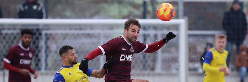 Beim BFC Dynamo hofft man auf die Rückkehr von Tormaschine Christian Beck (r.), hier im Duell mit Luckenwaldes Tobias Francisco.