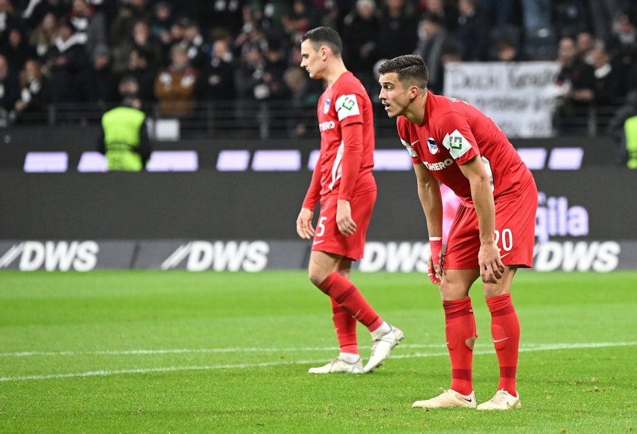 Hertha-BSC-Hilfe-Fredi-Bobic-hat-die-Abwehr-geschrumpft-zehn-Zentimeter-fehlen-im-Abstiegskampf-