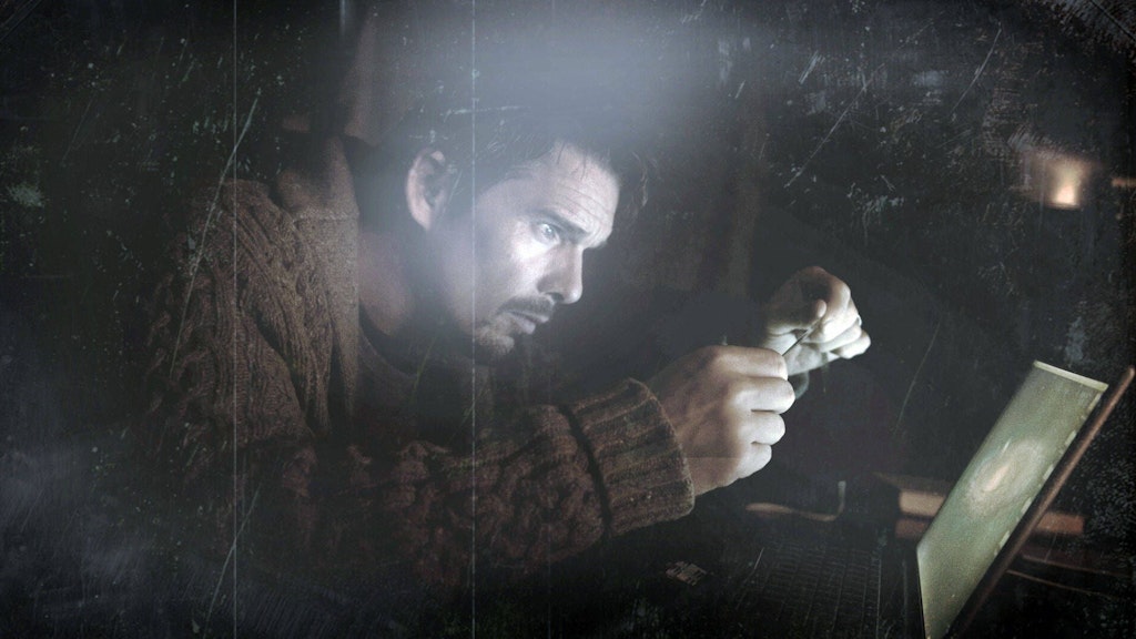 In Sinister spielt Ethan Hawke einen Schriftsteller, der eine Mordserie untersucht.