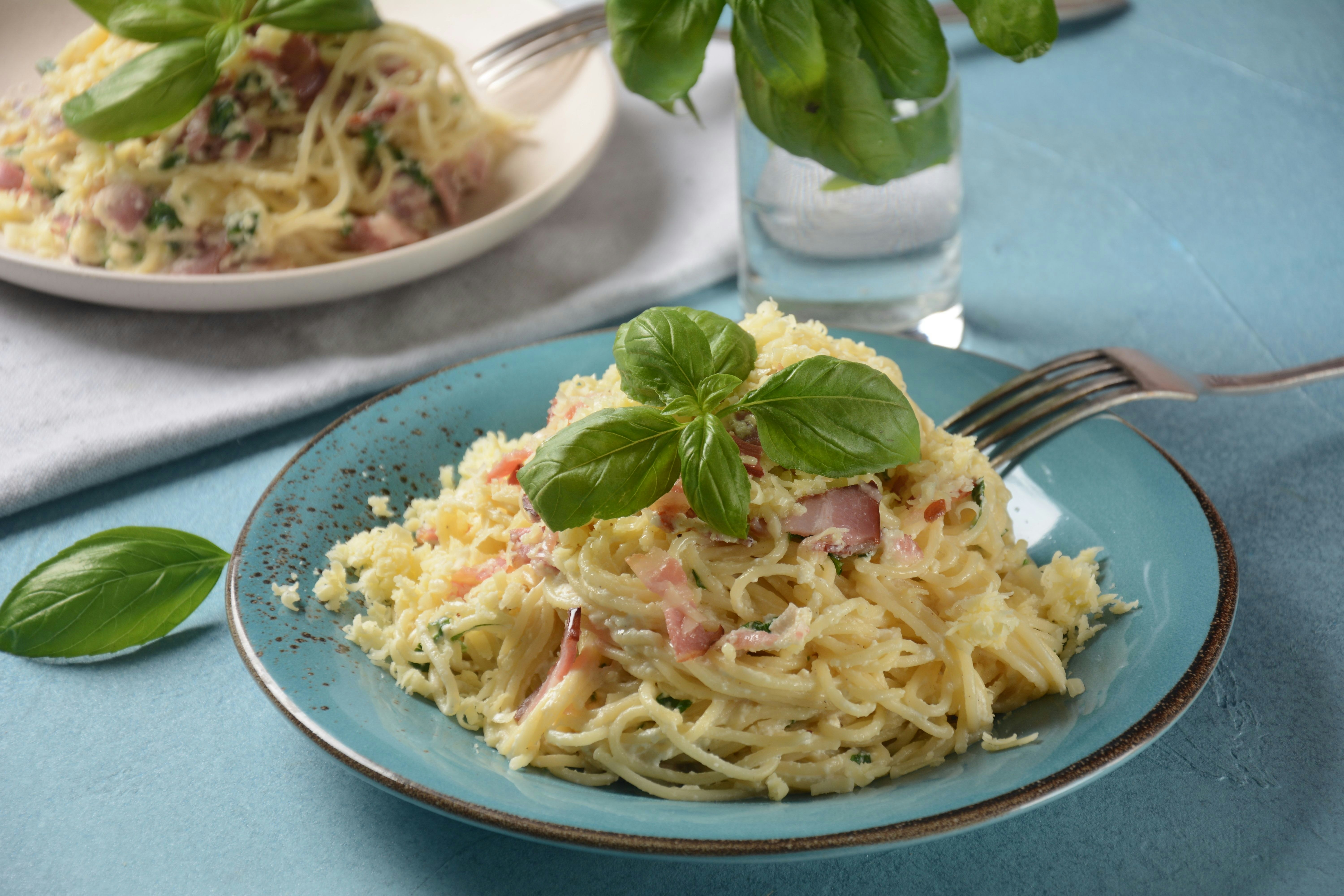 So lecker, so einfach: Rezept für Nudeln mit Carbonara! Diese leckere ...