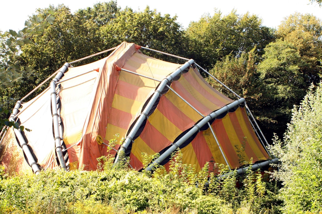 Rad ehemalige 180-Grad-Kino im Spreepark im Plänterwald wird abgebaut - und soll als Kunst-Ort bald wieder öffnen.