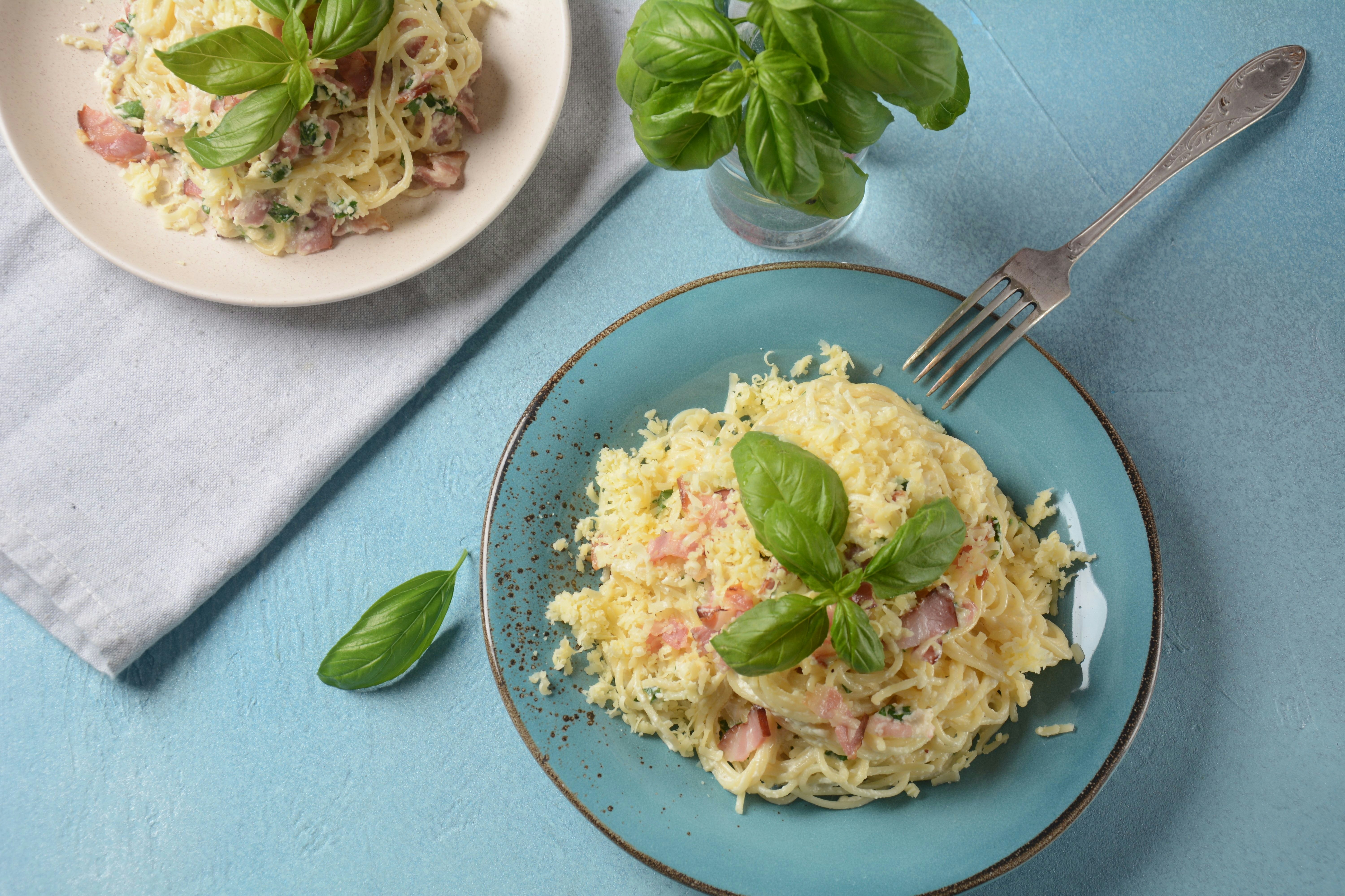 So lecker, so einfach: Rezept für Nudeln mit Carbonara! Diese leckere ...