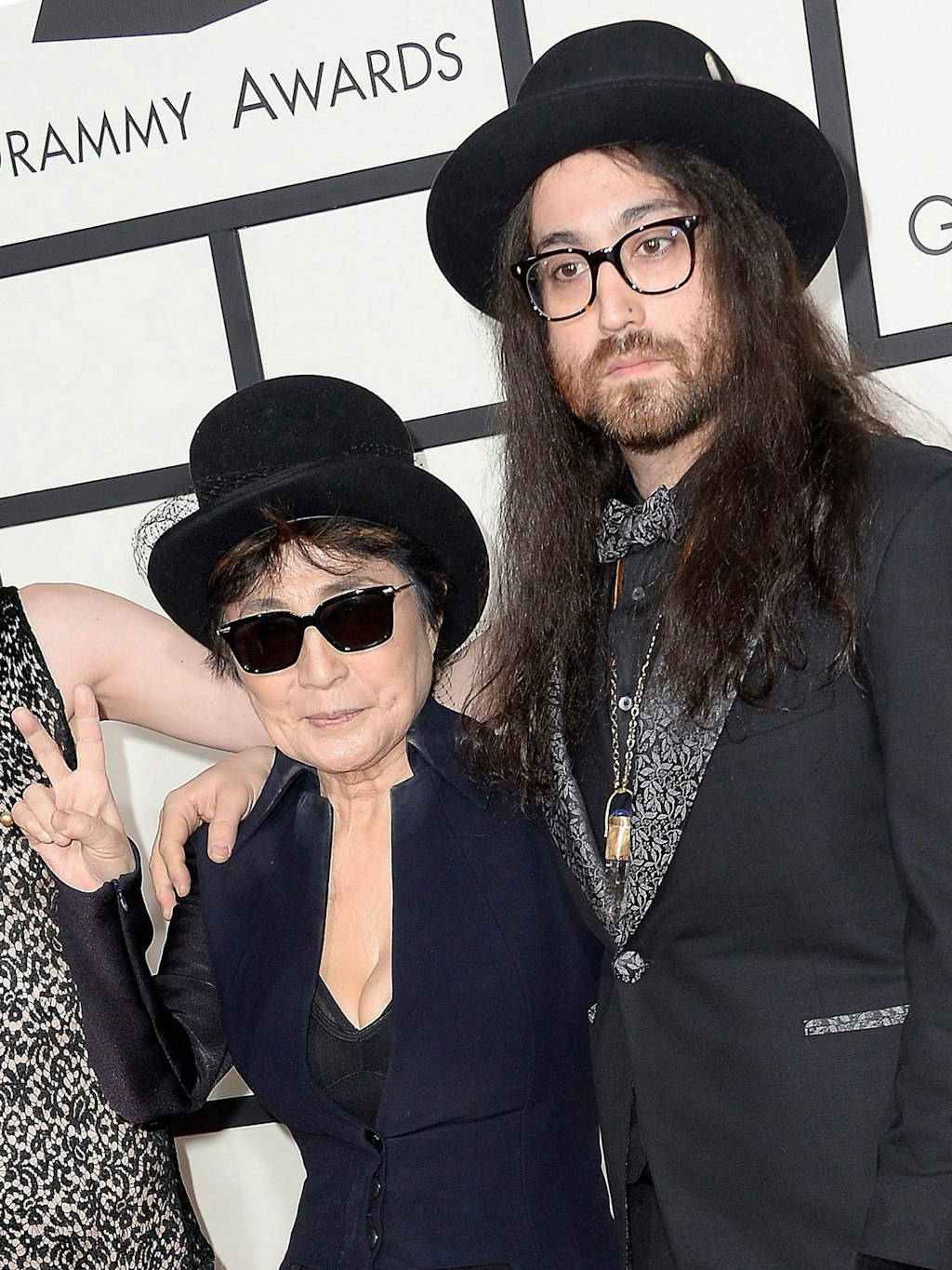 Yoko Ono und ihr Sohn, der Musiker Sean Lennon, kommen zur Verleihung der Grammy Awards.