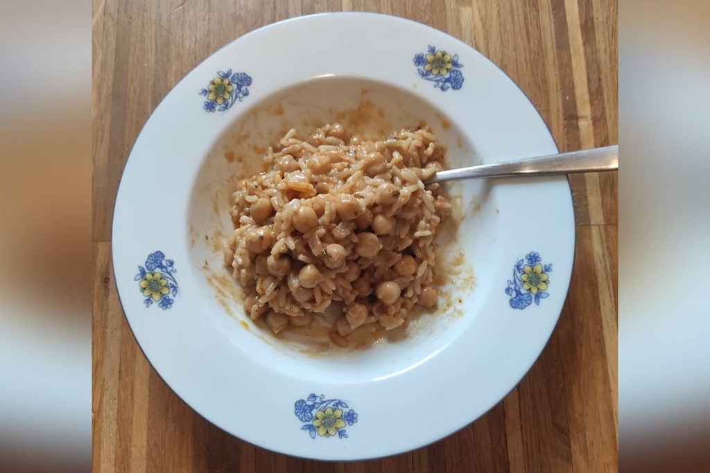 Curry mit Kichererbsen geht schnell, macht satt und ist unfassbar lecker.
