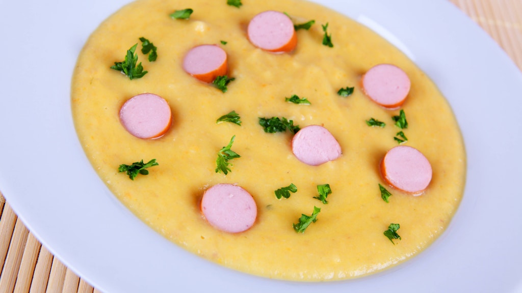 Dieses Rezept ist genial! Leckere Kartoffelsuppe mit Würstchen schmeckt der ganzen Familie.