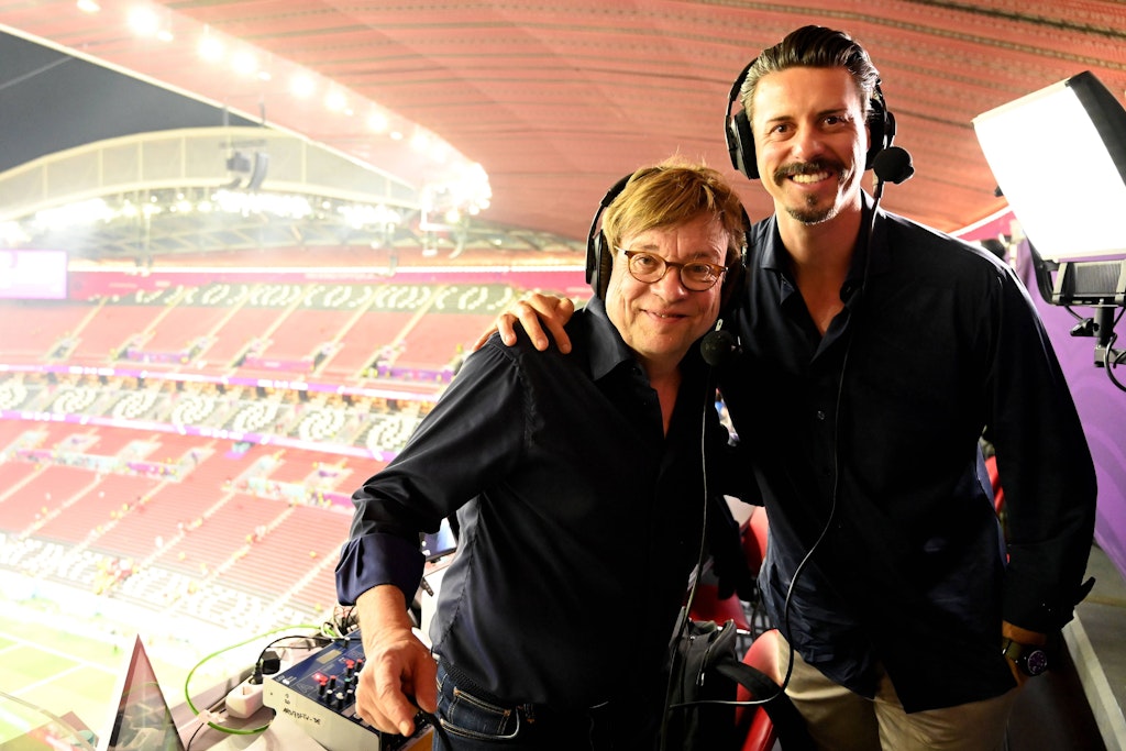 Gemeinsam mit ZDF-Kommentator Bela Rethy arbeitete Sandro Wagner bei der WM in Katar.