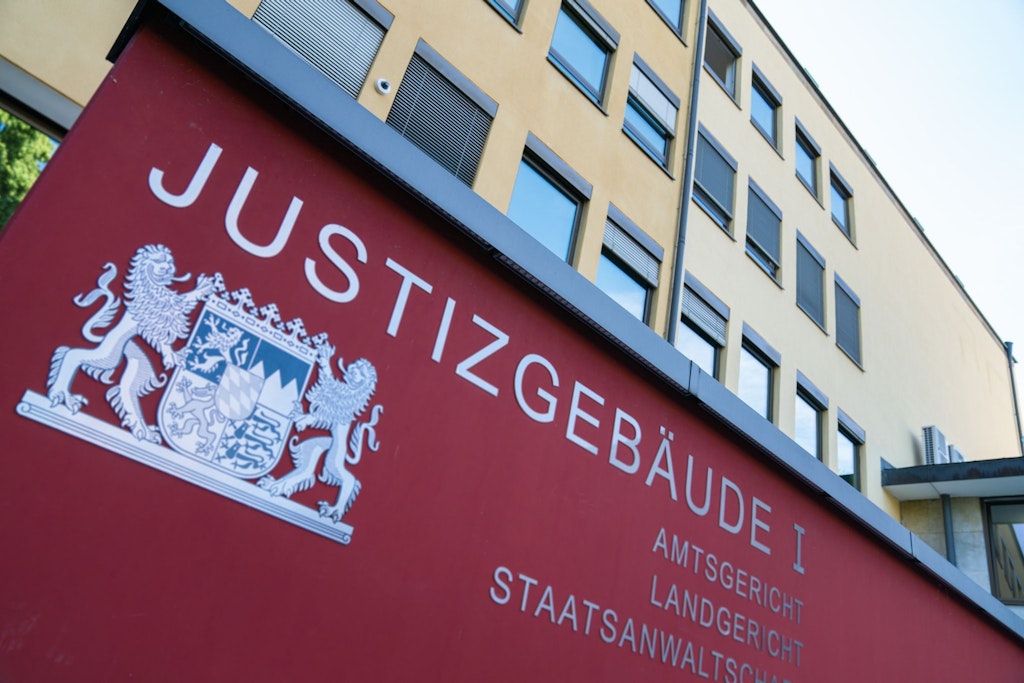 Aus dem Landgericht Coburg war am Montag während einer Verhandlung ein 47 Jahre alter Angeklagter entkommen.