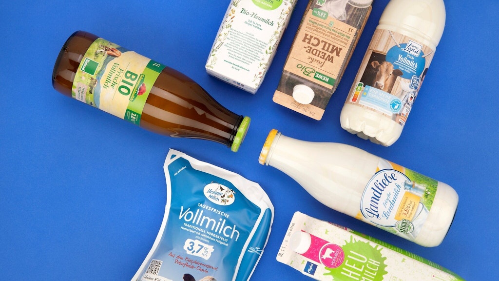 Milch-Vielfalt im Test. Neben konventioneller frischer Vollmilch sind Bio-, Heu- und Weidemilch im Test vertreten – abgefüllt in Flaschen, Kartons oder Beuteln.