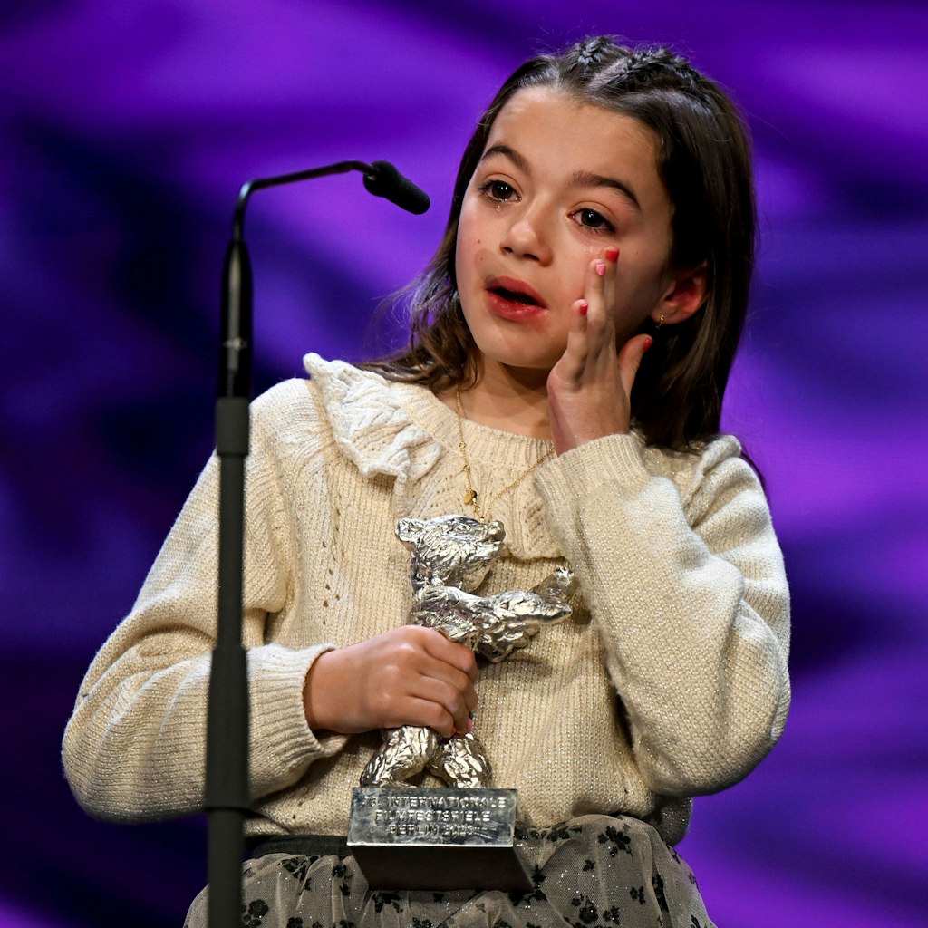 Sofía Otero wurde für die beste schauspielerische Leistung in einer Hauptrolle mit einem Silbernen Bären ausgezeichnet.