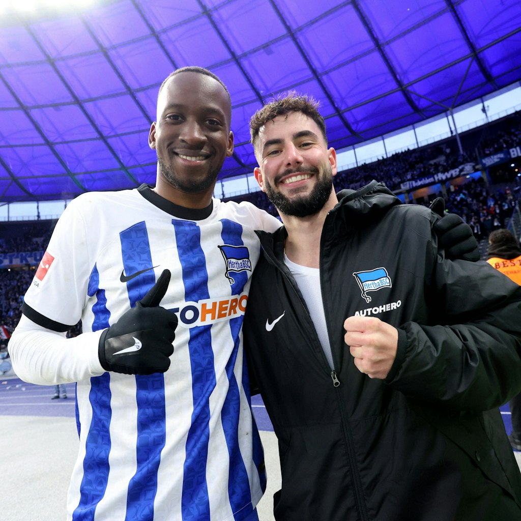 Konkurrenten als Flügelspieler bei Hertha BSC. Doch Dodi Lukebakio und Marco Richter verstehen sich sonst bestens.