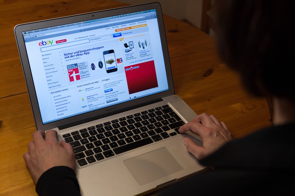 Die Online-Handelsplattform Ebay verlangt in Deutschland künftig bei privaten Verkäufen keine Angebotsgebühren oder Verkaufsprovisionen mehr.