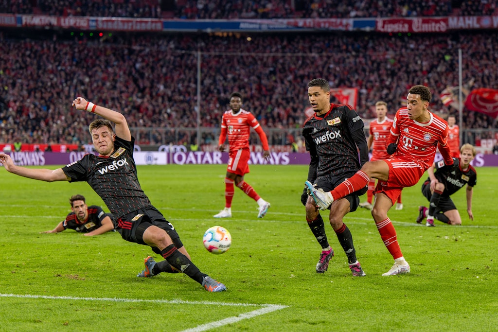 Bayerns Jamal Musiala trifft zum 3:0 gegen den 1. FC Union. Die Köpenicker kassierten in München drei Tore innerhalb von 15 Minuten.