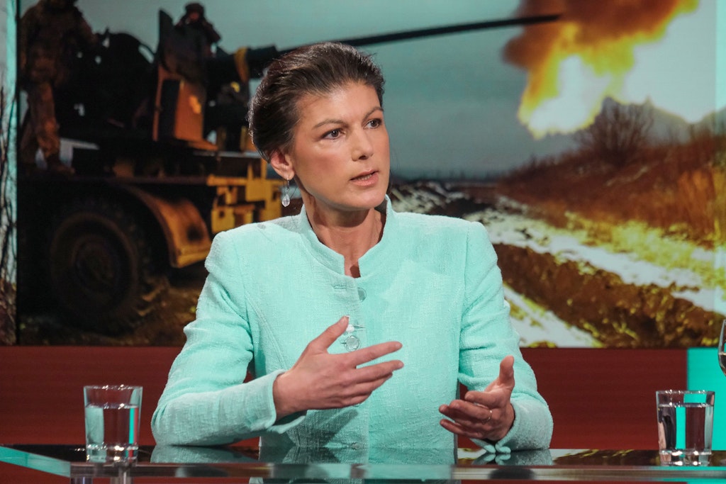 Sahra Wagenknecht löste mit ihren ausweichenden Äußerungen zu Vergewaltigungen in der Ukraine eine heftige Kontroverse aus.