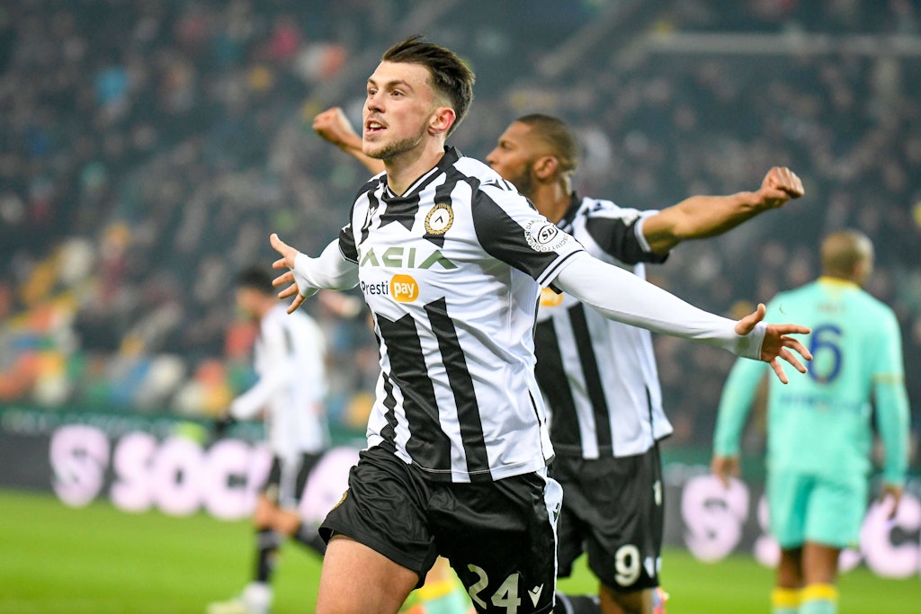 In Italien sorgt Lazar Samardzic bei Udinese Calcio mit Toren und Vorlagen für Aufsehen. Jetzt entschied sich der Berliner für Serbien, statt für Deutschland zu spielen.