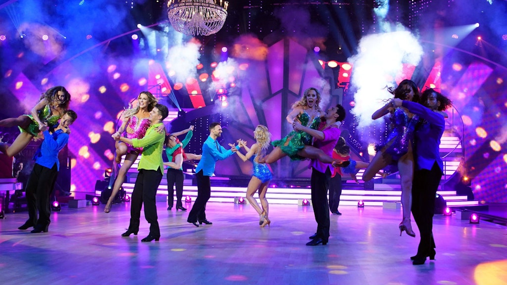 Die „Let’s Dance“-Profis eröffnen jeden Freitag mit dem Opening die neue Show.