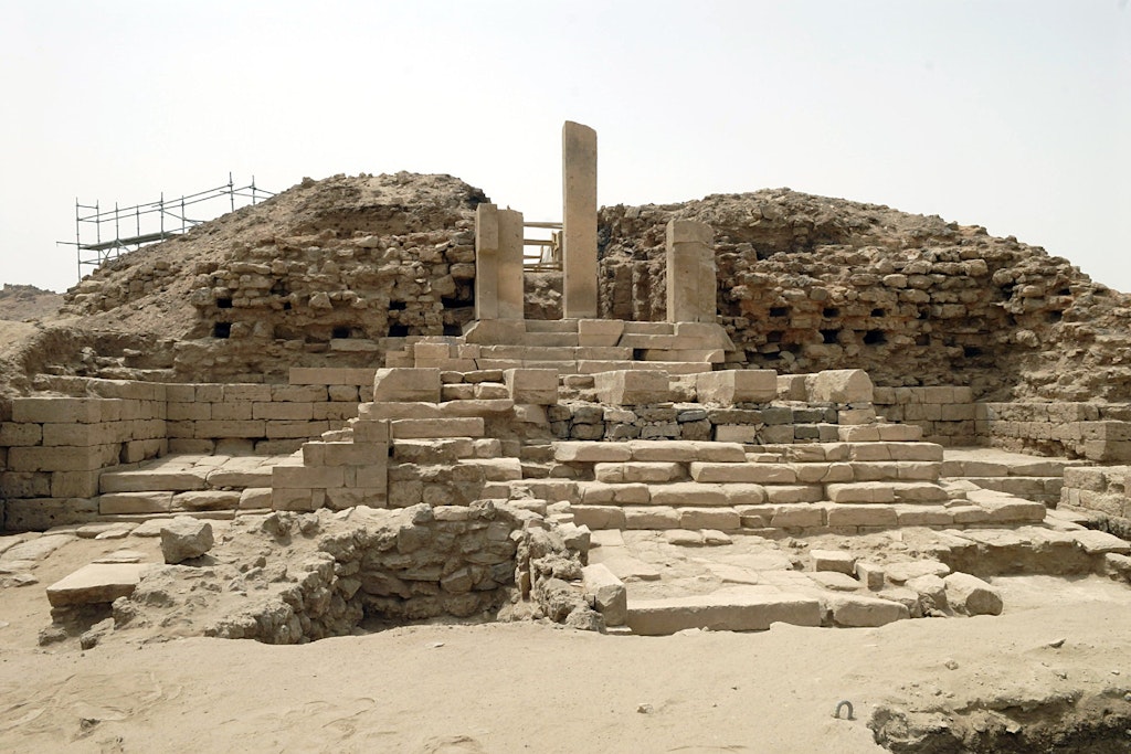 Forscher des Deutschen Archäologischen Instituts entdeckten 2008 im heute vom Bürgerkrieg überzogenen Jemen einen Tempel aus dem 7. Jahrhundert v. Chr.