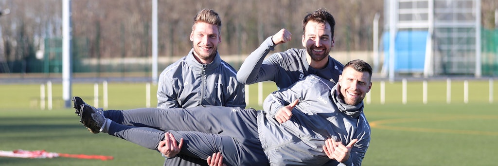 Müssen in diesem Monat zeigen, was in ihnen steckt: Die Kicker des BFC Dynamo um Michael Blum (l.), Christian Beck und Niklas Brandt (liegend).