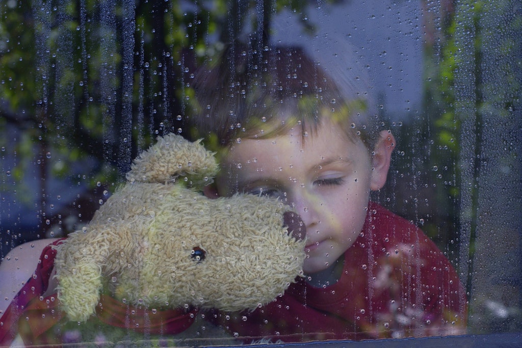 Kinder, die zum Kindernotdienst kommen, brauchen besonderen Schutz und Bedingungen in denen seelische Wunden heilen können. Stattdessen erleben sie oft neue Gewalt. 