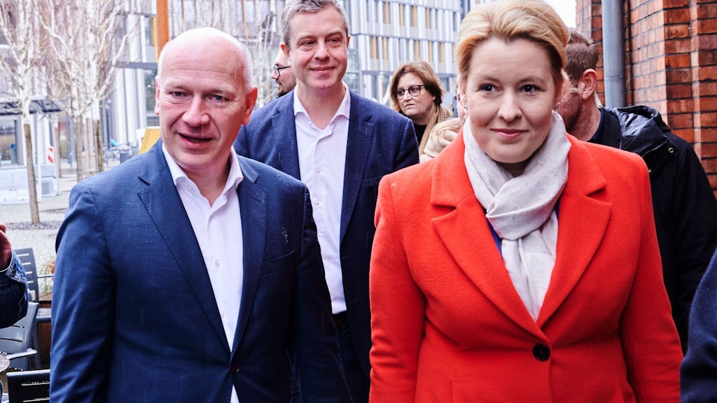 CDU-Landesvorsitzender und Bald-Bürgermeister Kai Wegner (l.) und Berlins Noch-Regierende Bürgermeisterin Franziska Giffey (SPD).