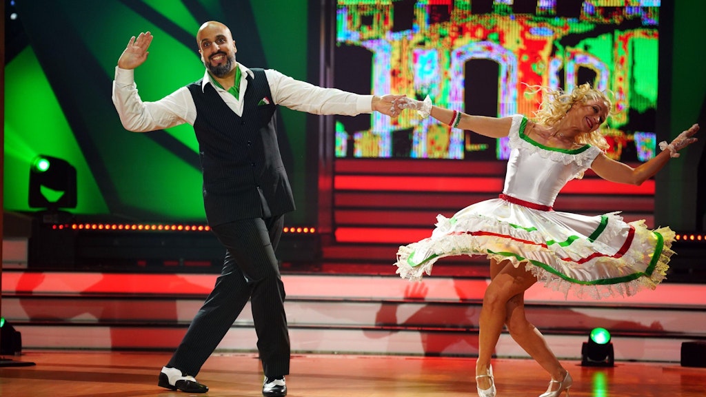Für ihren Slowfox in „Let’s Dance“-Show 2 bekamen Abdelkarim und Kathrin Menzinger 10 Punkte.