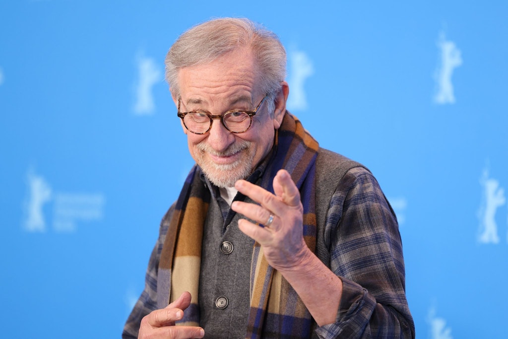 Regisseur Steven Spielberg wurde für seinen Film „The Fabelmans“ mit dem Goldenen Ehrenbär der Berlinale ausgezeichnet.