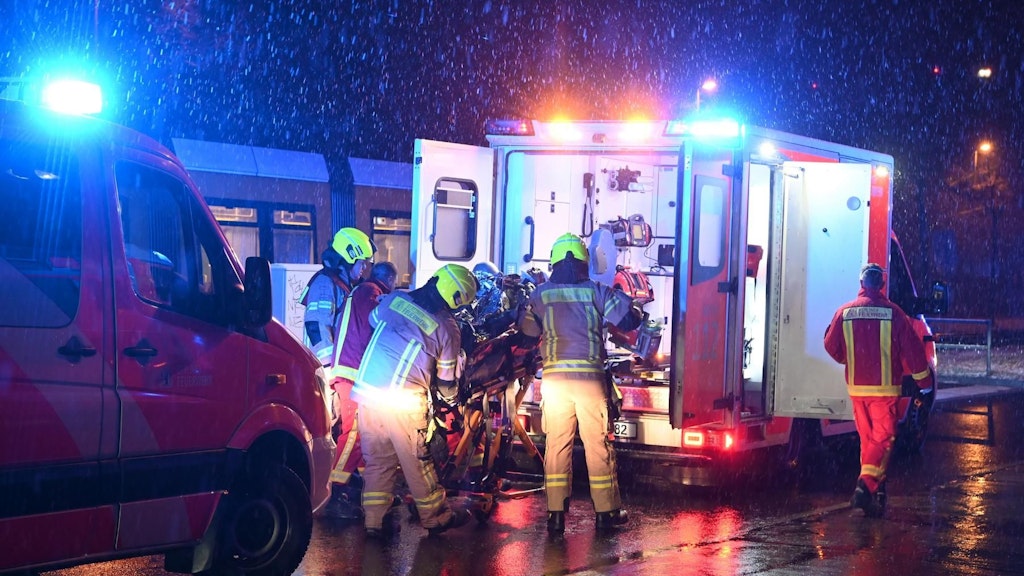 Schwer verletzt kam die Frau nach dem Unfall in eine Klinik.
